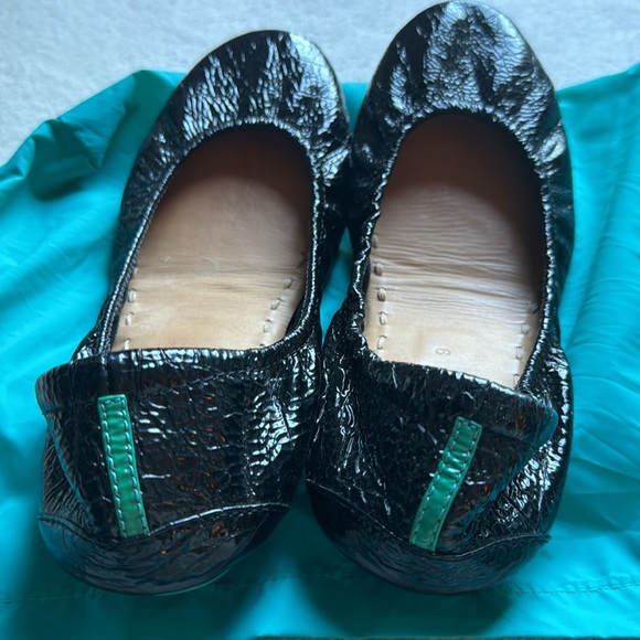 Tieks black patent ballet flats size 9 - Picture 6 of 6